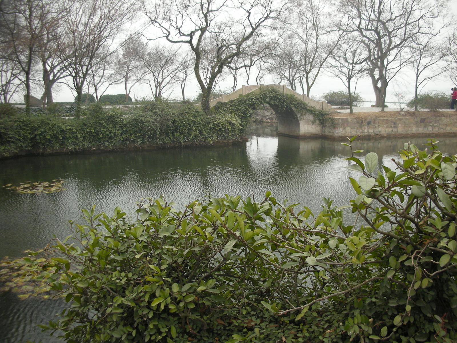 2000年ほど前は錫(スズ)の産地だったが、今は錫がない無錫(その2..無錫を代表する観光地である太湖)