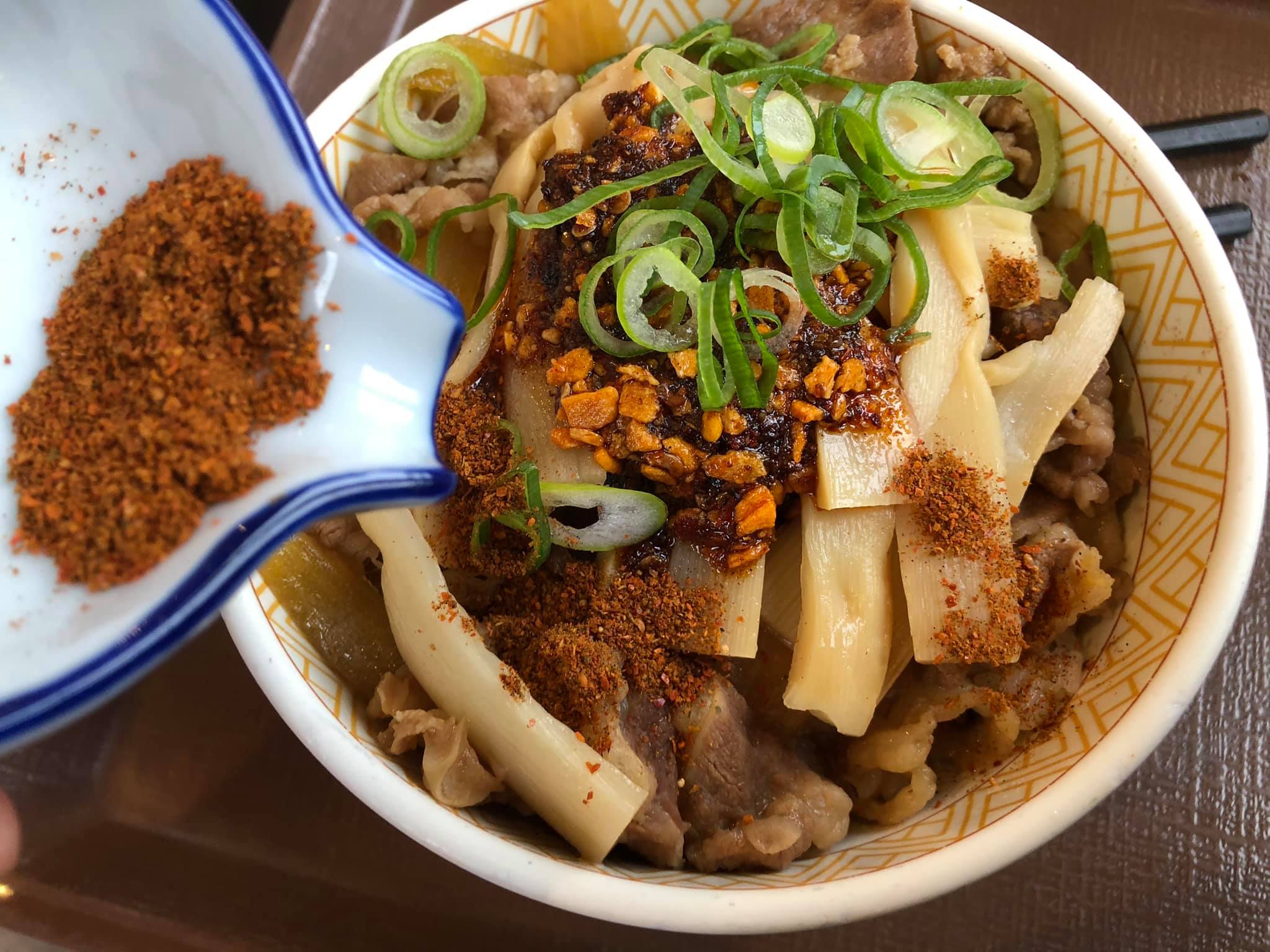 マーシーの美味しい本格中華料理店を探せ!(その90.すき家の"横濱中華飯店シリーズ"の「本格中華の豚角煮丼」と「食べラー・メンマ牛丼」)