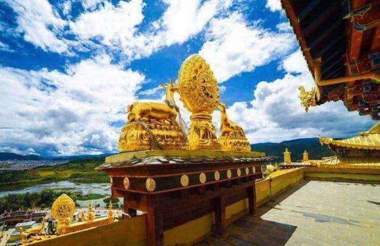 渓谷や標高6,000メートル級の氷山があり、チベット族の宗教の神秘的な雰囲気が漂う香格里拉(シャングリラ)(何さん特別編)