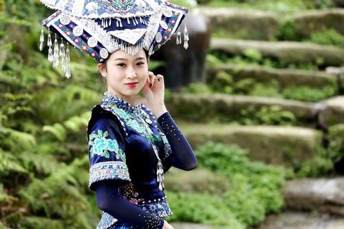 歌好きで住んでいる村は「歌の海」と称えられている壮族(チワン族)(李さん特別編)