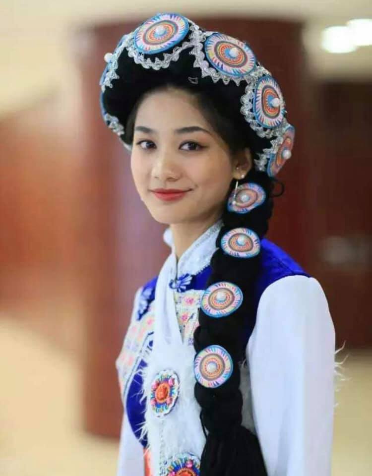 普段は農民として働き、住民の依頼を受けた時にトンパの活動を行うナシ族(李さん特別編)