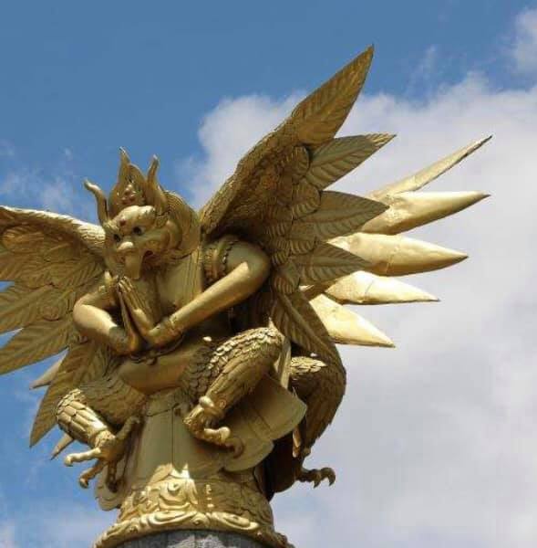 普段は農民として働き、住民の依頼を受けた時にトンパの活動を行うナシ族(李さん特別編)