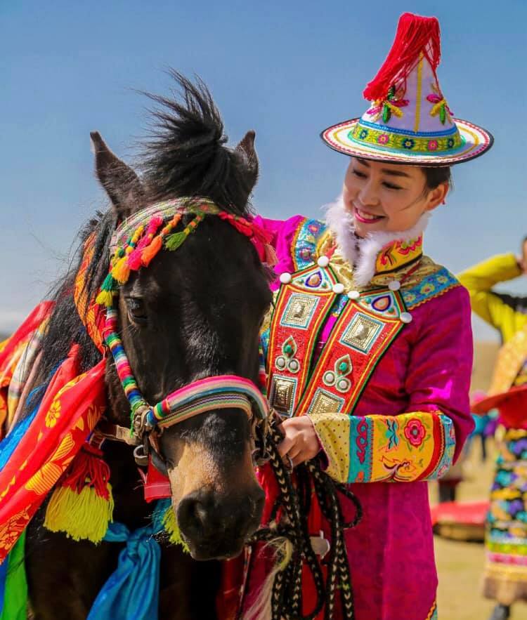 中国北西部・甘粛省の粛南ユグル族自治県を中心に生活している裕固族(以下、ユグル族)(何さん特別編)