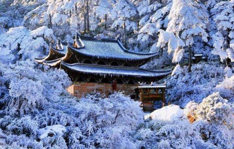 「不老不死の薬」が作られていたとの言い伝えがある江西省の三清山(羅さん特別編)