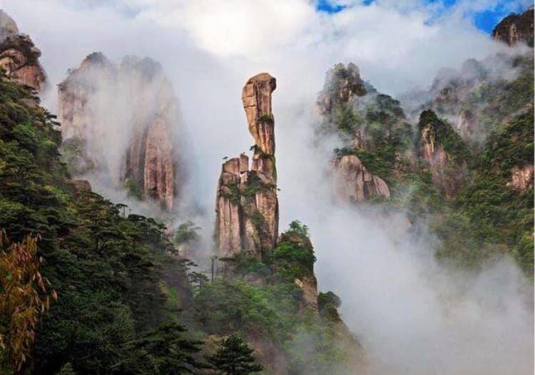 「不老不死の薬」が作られていたとの言い伝えがある江西省の三清山(羅さん特別編)