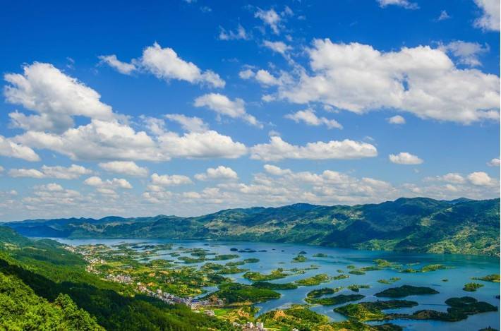 「世界最大級のガラス底展望ディスク」として有名な仙島湖游遊覧と天空之城(李さん特別編)