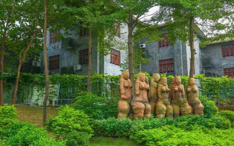 陶器の故郷といわれる佛山市の代表的な陶磁器工場の竃がある南風古竃(羅さん特別編)