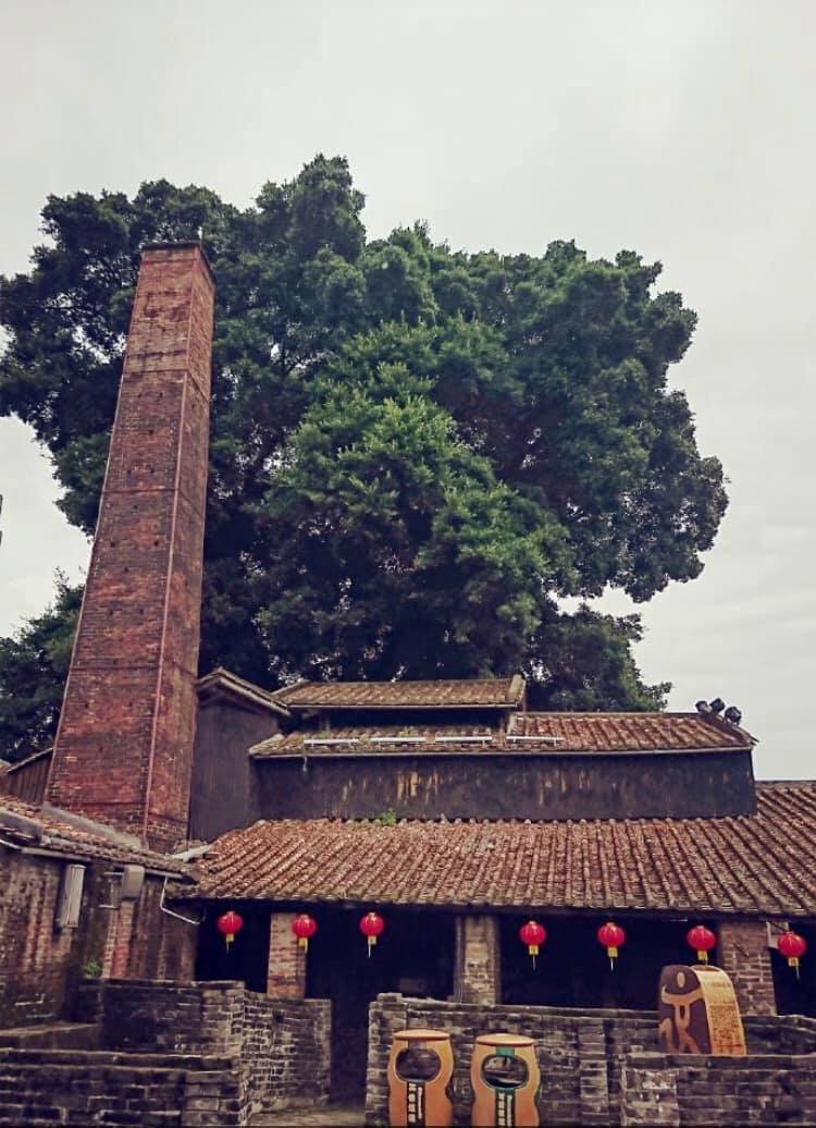 陶器の故郷といわれる佛山市の代表的な陶磁器工場の竃がある南風古竃(羅さん特別編)