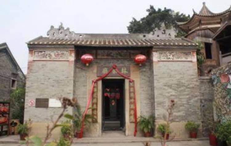 陶器の故郷といわれる佛山市の代表的な陶磁器工場の竃がある南風古竃(羅さん特別編)