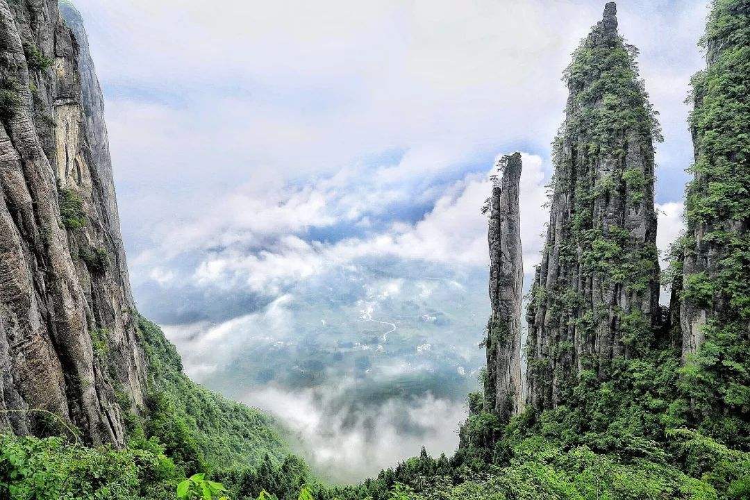 断崖絶壁、深い谷、そびえ立つ奇峰群、雄大な景色が広がる恩施大峡谷(2回目)(李さん特別編)