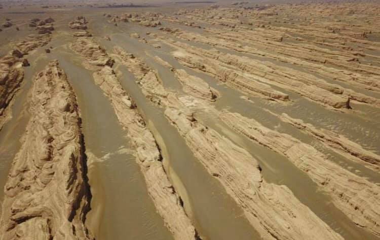 敦煌鬼城と呼ばれ、クムタグ砂漠にあるジオパーク、敦煌ヤルダン国家地質公園(何さん特別編)