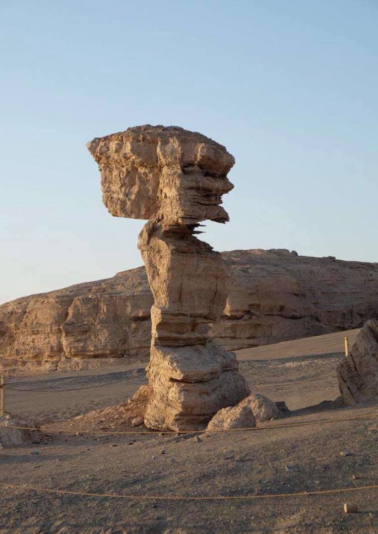 敦煌鬼城と呼ばれ、クムタグ砂漠にあるジオパーク、敦煌ヤルダン国家地質公園(何さん特別編)