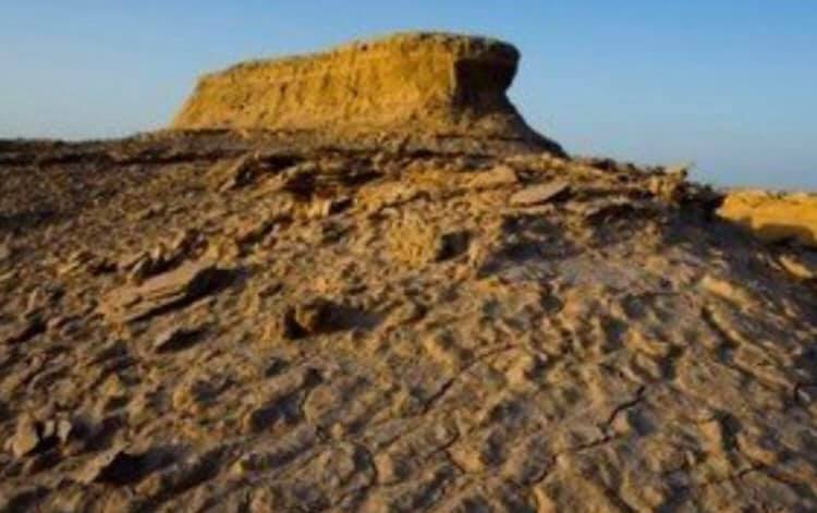 敦煌鬼城と呼ばれ、クムタグ砂漠にあるジオパーク、敦煌ヤルダン国家地質公園(何さん特別編)