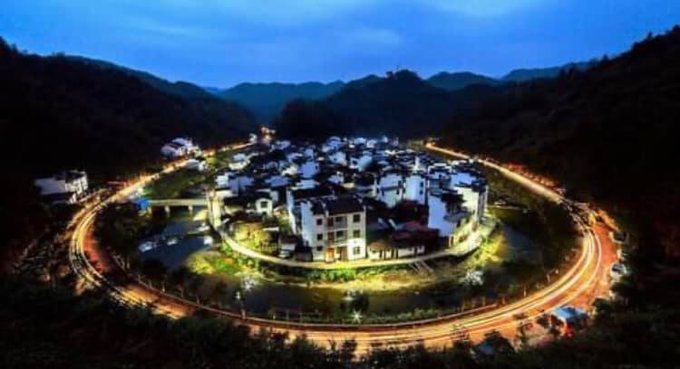 古くから現在に至るまで多くの人を魅了している陶磁器の元祖ともいえる景徳鎮(羅さん特別編)