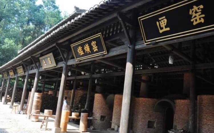 古くから現在に至るまで多くの人を魅了している陶磁器の元祖ともいえる景徳鎮(羅さん特別編)