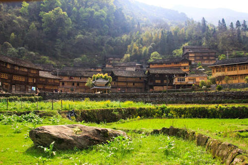 雄大なスケールと綺麗な曲線の美が人々を魅了する龍勝龍脊棚田(李さん特別編)